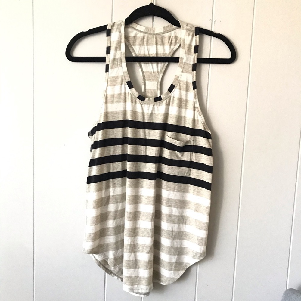 EUC Lululemon Essential Stripe Pocket tank Size 4